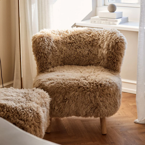 Long-Wool Sheepskin Lounge Chair in Honey - Solid Oak Legs